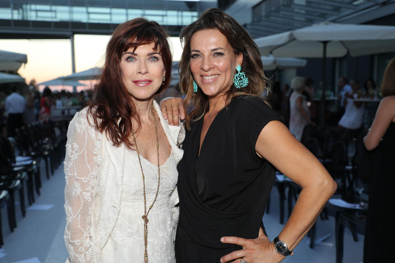 Fashion Night in der Brandboxx Salzburg Bergheim: Die Aktricen Anja Kruse und Sabine Petzl